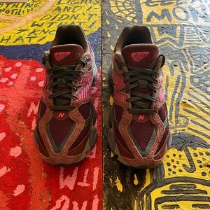 New Balance 9060 - (U9060BUR) “Burgundy Pink” M8.5 / W10